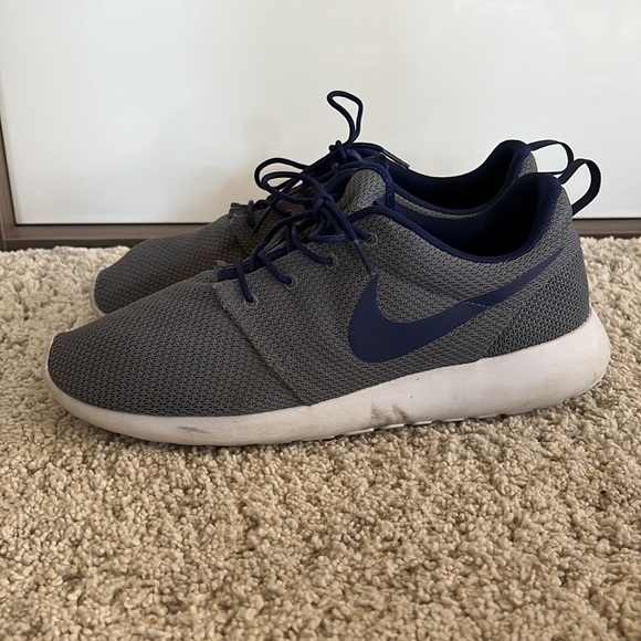 NIKE roshe Running Shoe Size 13 - Picture 1 of 8